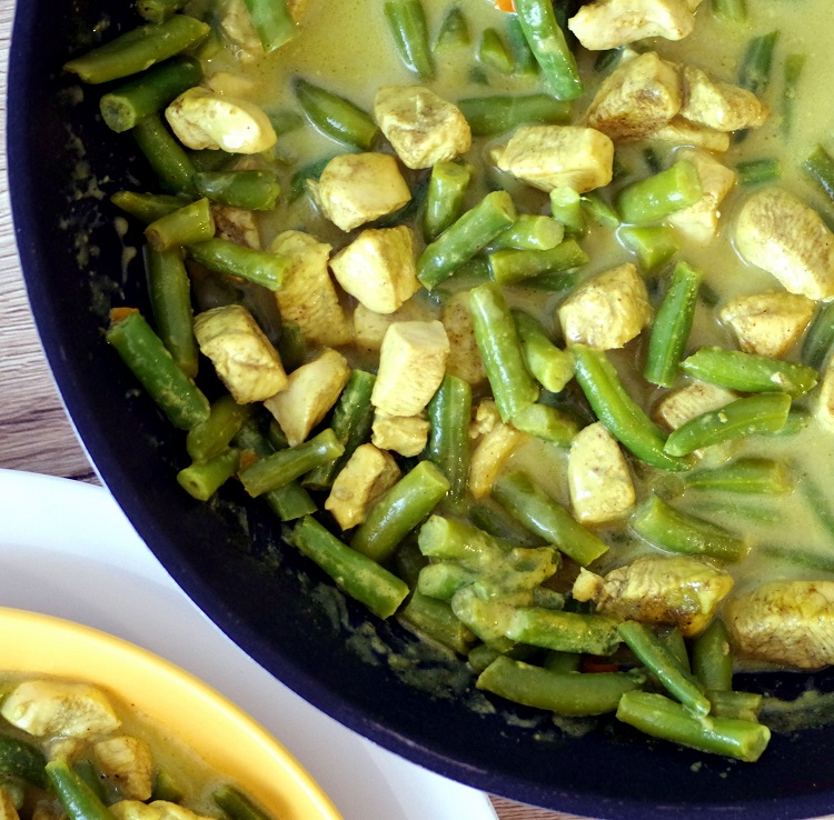 Zielone curry z kurczakiem i fasolką 2